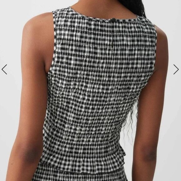 Smocked Poplin Crop Top - Picture 2 of 5